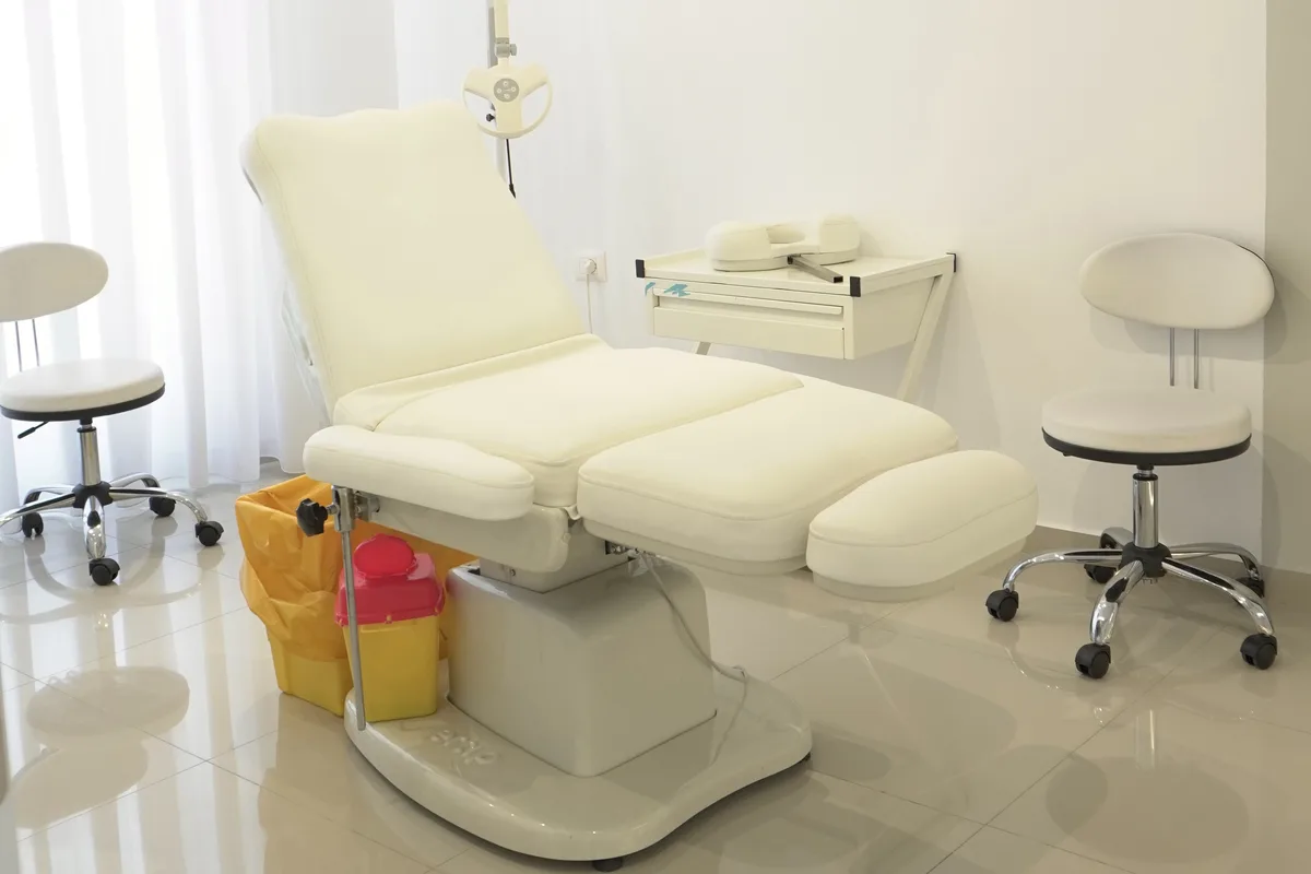 Sala procedure di Nouvelle Clinique a Tirana, clinica partner per chirurgia estetica e trapianto capelli